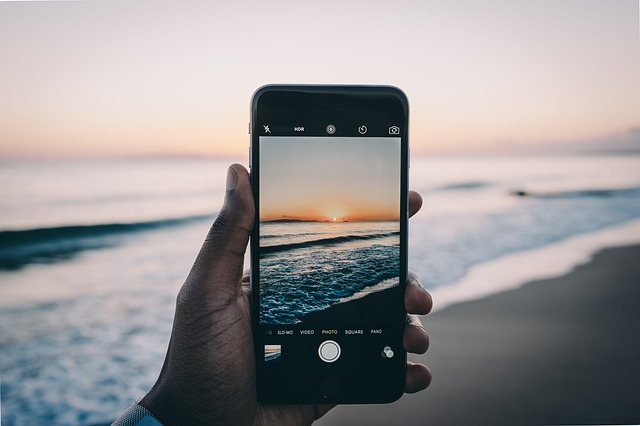 Predaj Apple vzrástol, zatiaľ čo výnosy z iPhone poklesli Predaj Apple vzrástol, zatiaľ čo výnosy z iPhone poklesli